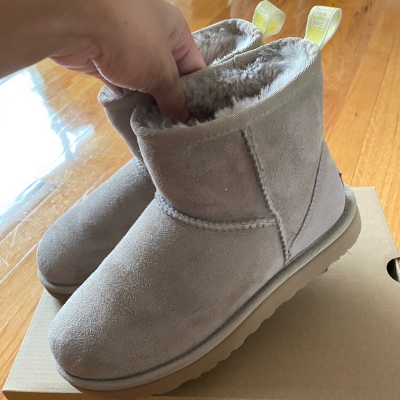 Neon Uggs - Picture 4 of 6